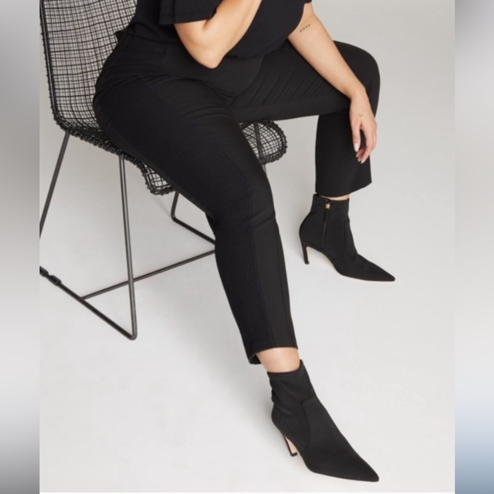 NEW Good American The Icon Ankle Sock Booties
Black Pointed Toe Stiletto 5.5